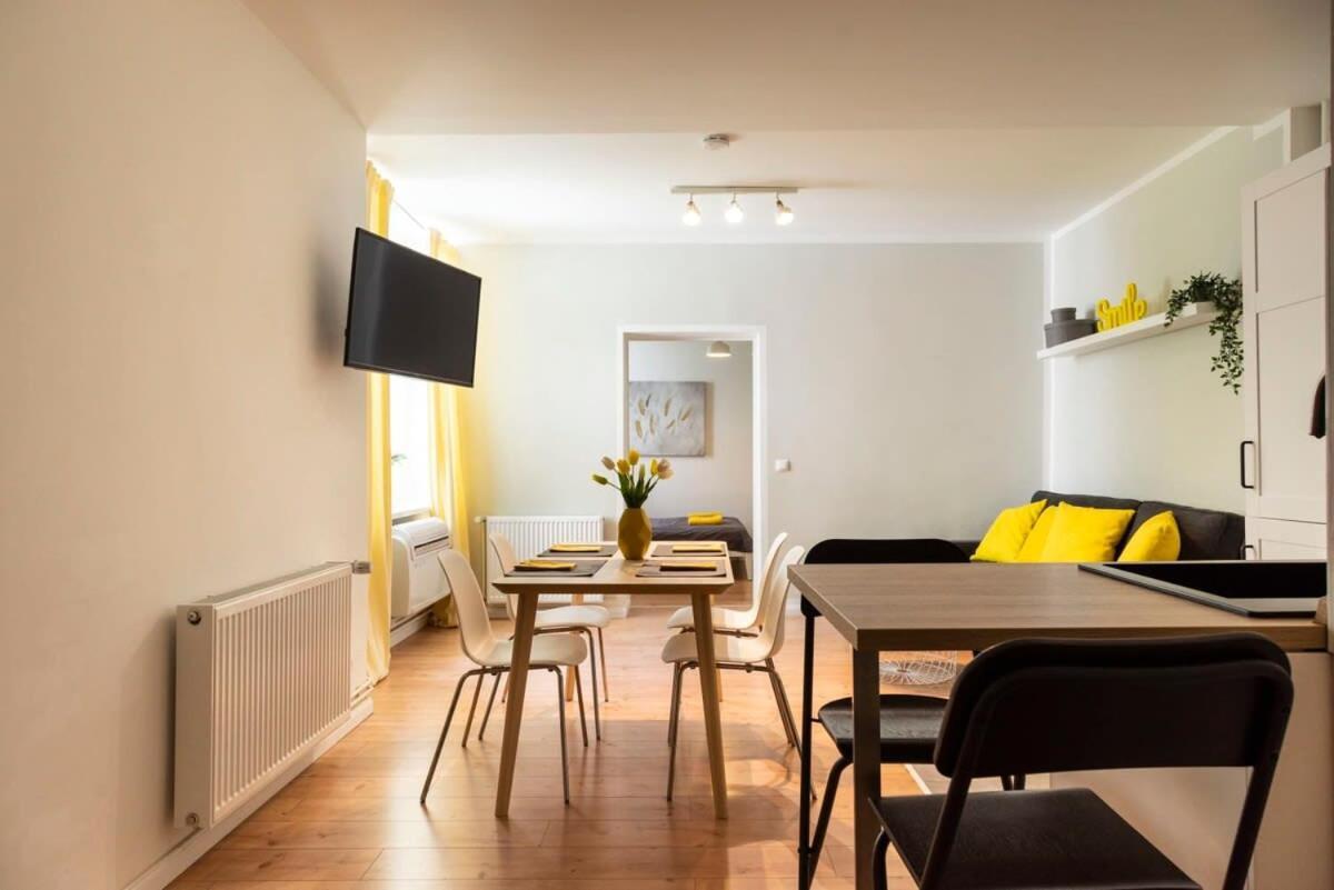 Cosy Two Br Plus Self Checkin Plus Street Parking ベルリン エクステリア 写真